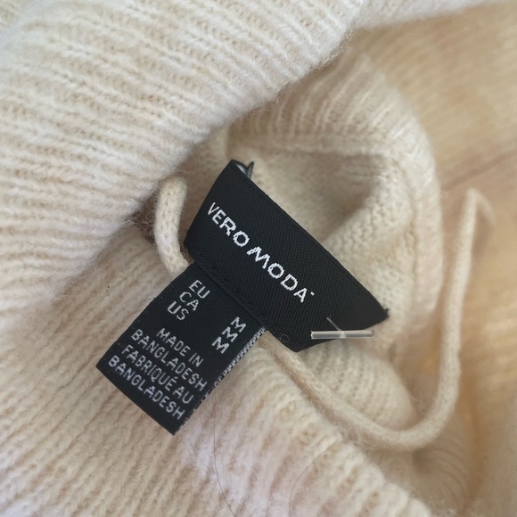 Vero Moda Cream Cowl Neck Sweater NWOT - Picture 4 of 4